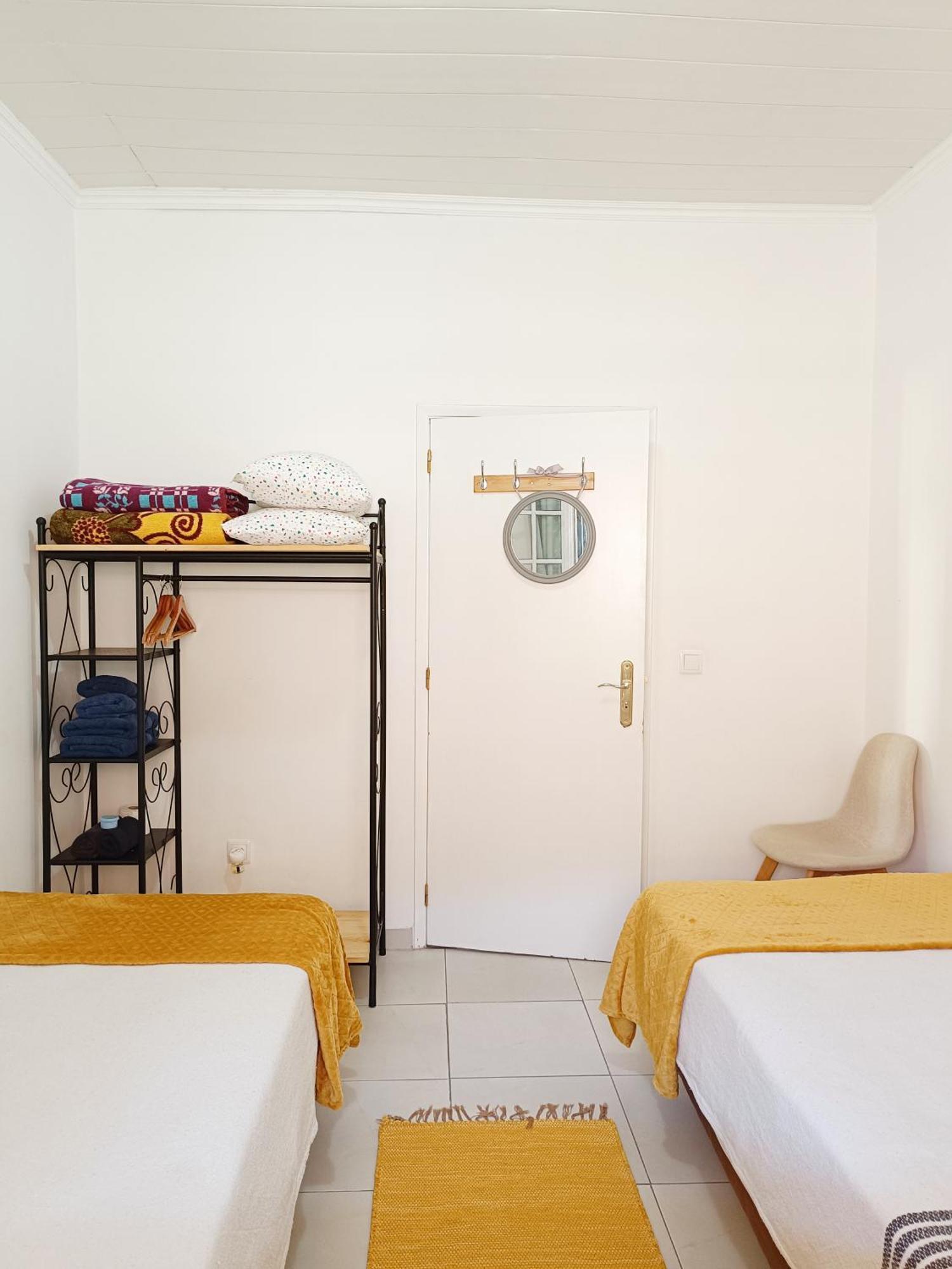 Home & Flower - Private Bedrooms Funchal 객실 사진